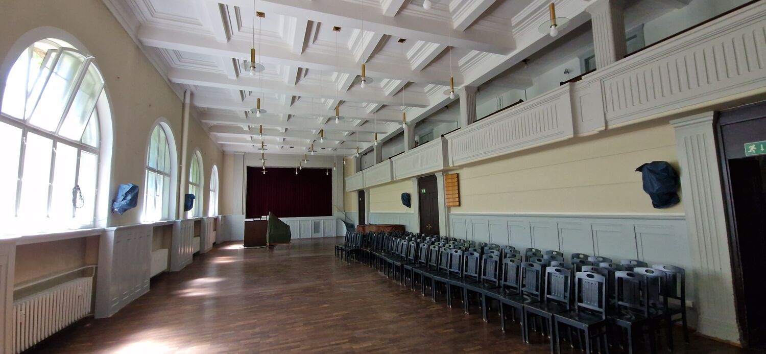 Luthersaal im Gemeindehaus der Auferstehungskirche Dresden-Plauen, Teil der Jakobikirchgemeinde